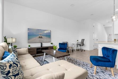 3 Bedrooms- 2,5 Bathrooms- Festival 812 Ld in Davenport, USA