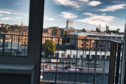Modern Central Riga Apartment with Balcony, Gym, Parking & AC, Riga (fotografie 10)