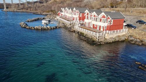 Exterior view of Sjøhus ved Tjeldsundet - House by the sea