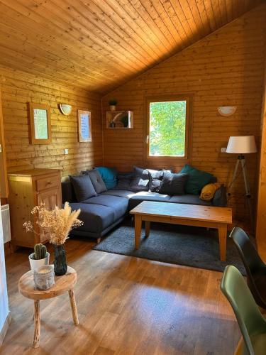 Chalet bois 6 personnes in Uxelles