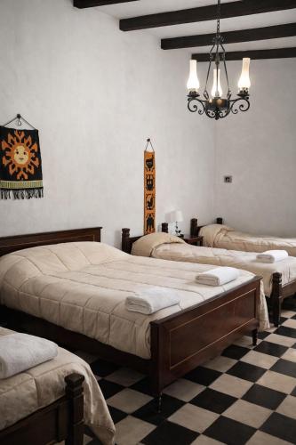 1 double bed, 3 twin beds