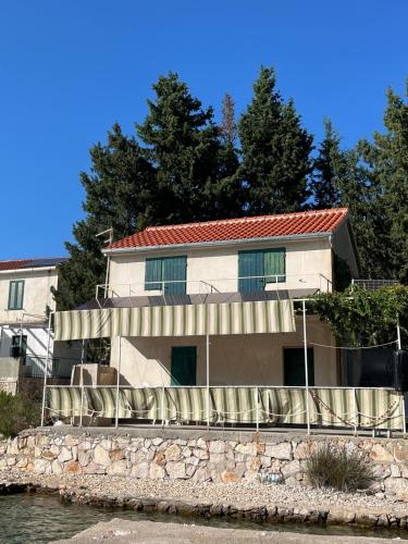 Viesnīcas āriene, Secluded fisherman's cottage Cove Golubovac, Kornati - 25469 in Žut