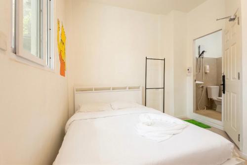 Spacious 4 Bedroom Home 7 min to Khao San | 5 Bath - image 7