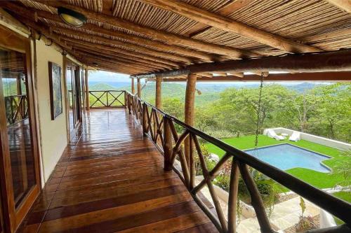 Peaceful Hillside Villa with Stunning Views in Escamequita