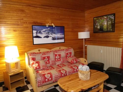 Charmant 3 pièces au centre avec balcon, garage et proche pistes - 6 couchages - FR-1-572-203