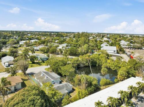 Mediu înconjurător, Modern Retreat Near 5th Ave & Beach-Quiet w/Lake in East Naples