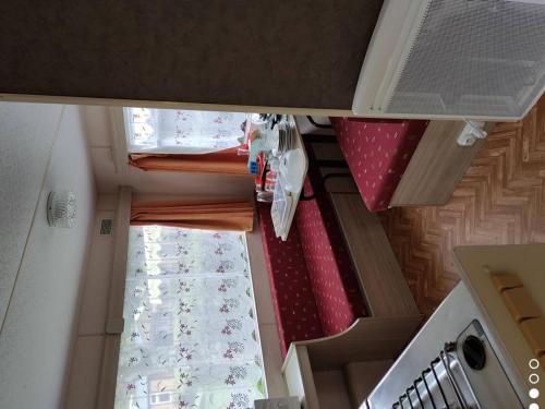 Mobil-home, animaux acceptés - 2 pers. - API-1-52-2277 (Mobil-home, animaux acceptes - 2 pers. - API-1-52-2277) in La Tour-d'Auvergne