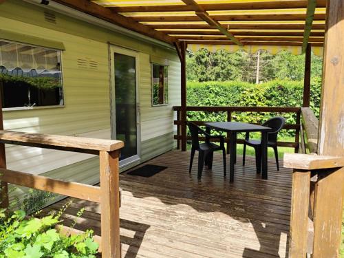 Mobil-home, animaux acceptés - 2 pers. - API-1-52-2277 (Mobil-home, animaux acceptes - 2 pers. - API-1-52-2277) in La Tour-d'Auvergne