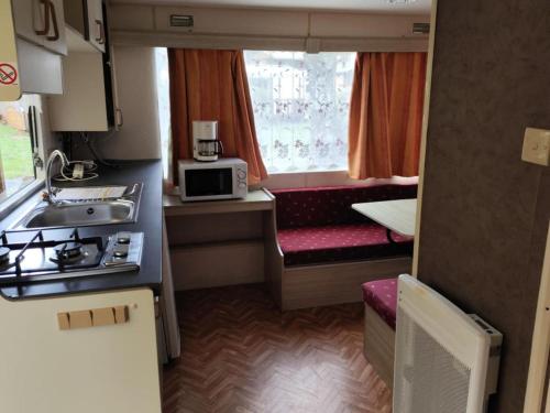 Mobil-home, animaux acceptés - 2 pers. - API-1-52-2277 (Mobil-home, animaux acceptes - 2 pers. - API-1-52-2277) in La Tour-d'Auvergne