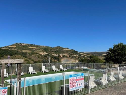 Chalet accueillant, animaux OK - 6 pers. - API-1-52-2353 in Saint Georges De Luzencon