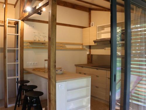 Chalet chaleureux, animaux acceptés - 7 pers. - API-1-52-2456 (Chalet chaleureux, animaux acceptes - 7 pers. - API-1-52-2456) in Sauxillanges