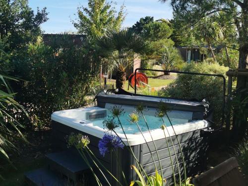 Mobil-home confortable - 4 pers. - API-1-52-2499 - Camping - Saint-Jean-de-Monts