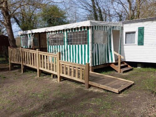 Mobil-home, animaux acceptés - 4 pers. - API-1-52-2568 - Camping - Doué-en-Anjou