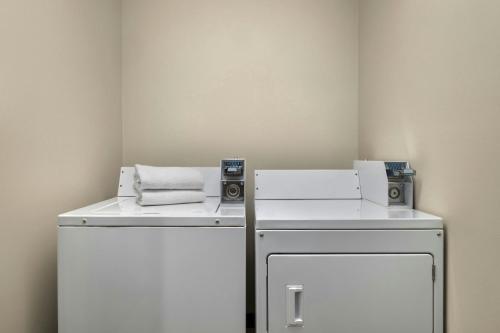 Fairfield Inn & Suites Indianapolis Airport - image 43