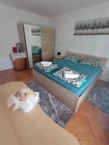 New studio apartman Emda u centru Splita, Сплит