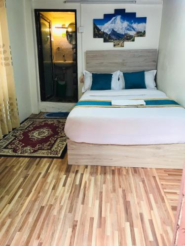 Double Room with Mountain View