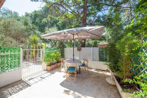 Cozy flat -5 min to the airport -free parking