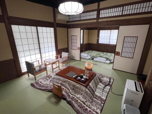 room detail thumbnail 0