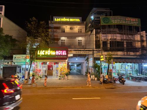 Exterior view, Khách sạn Lạc Hồng in Train Station
