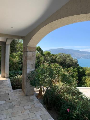 Villa with spectacular views of the Bay - Location saisonnière - Rose