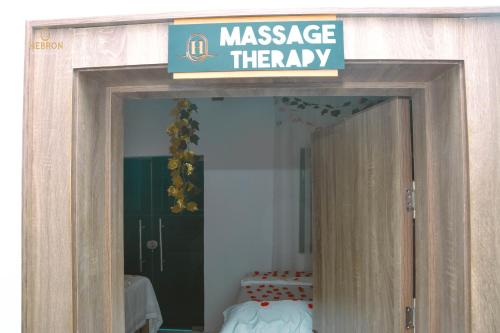 Hebron Hotels And Suites Owerri in โอเวริ