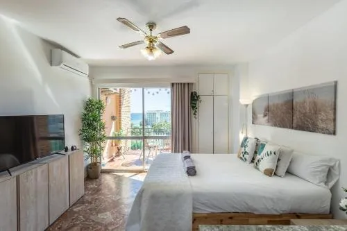 AA Guest - The Golden Sea Views Eco Apartment photo 2