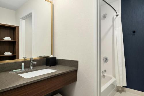 Fairfield Inn & Suites Indianapolis Airport - image 27