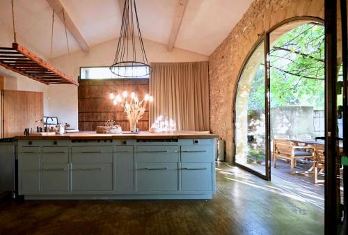 Magnifique Mas avec Piscine et Hammam à 5 min d'Uzès (Magnifique Mas avec Piscine et Hammam a 5 min d'Uzes) in Montaren-et-Saint-Mediers