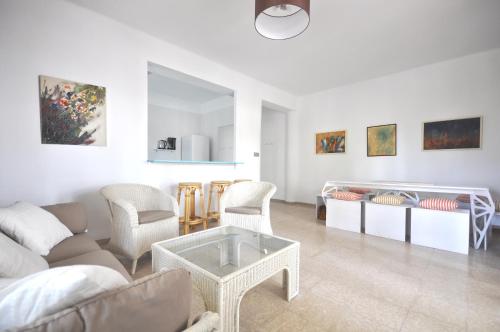 Houm Villa Plaza Arosa - image 5