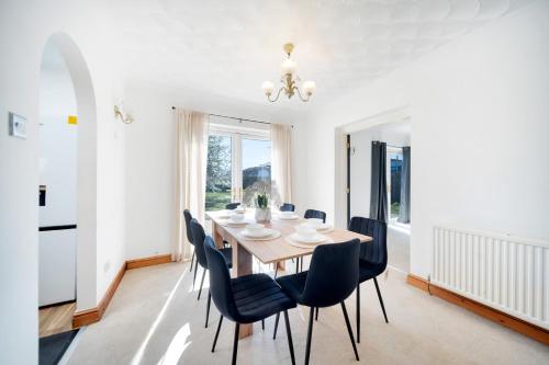 Thetford Retreat with pool, Jacuzzi, parking, Wi-Fi in Mildenhall