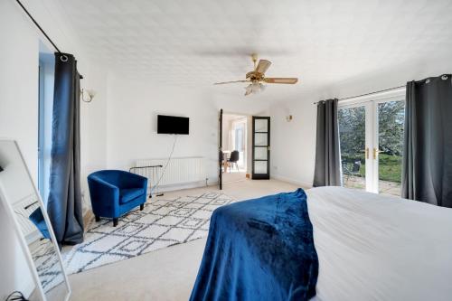 Thetford Retreat with pool, Jacuzzi, parking, Wi-Fi in Mildenhall