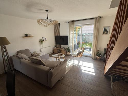 Maison avec petit jardin gîte à louer Pouzac