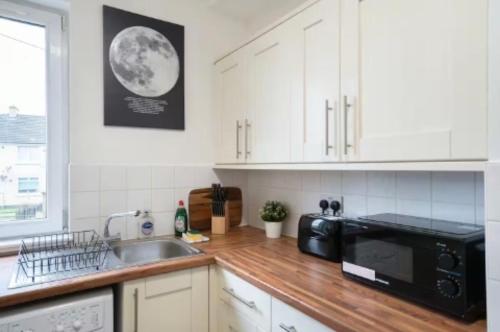 Vacant Nests Cozy 2BR apartment Unique Wi-Fi in Вішоу