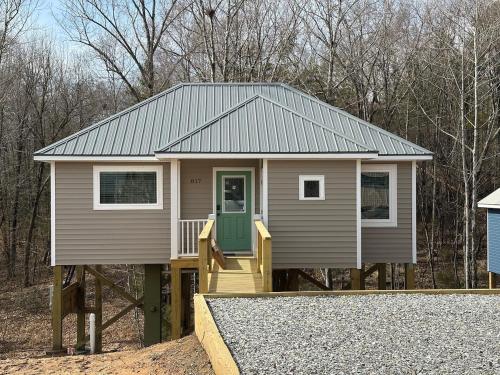 Cozy Trailside 1BR Walk to Greenfront in Farmville (VA)