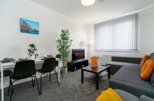 Vacant Nests The Northmuir Wi-Fi Sleeps 6 in Вішоу