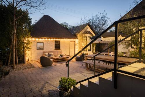Beverly Grove Tudor Family Home - image 3