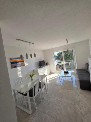Fasiliti, Apartments M&A 2 in Makarska