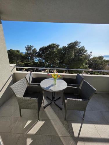 Pandangan, Apartments M&A 2 in Makarska