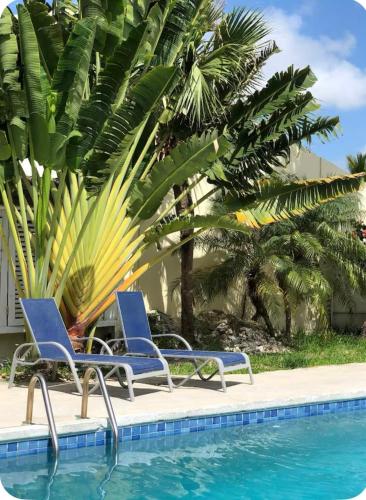 Private 1BR Nassau Getaway, Cozy Quiet & minutes from Beach in Paradise Island
