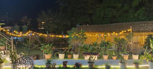 Pennylane Hotel - Aesthetic Rooms with pottery studio, artshala, garden cafe, free airport pickup fo - Devikhal