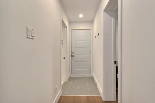 Home away from home, 2 BDRs near metro,8 mins to DT in Southwest