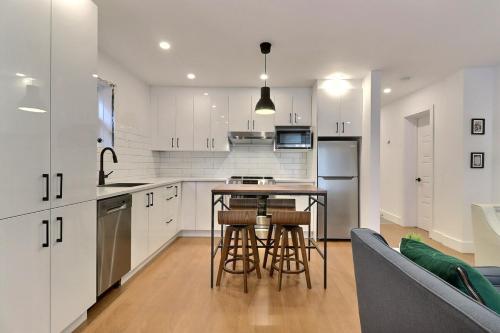 Home away from home, 2 BDRs near metro,8 mins to DT in Southwest