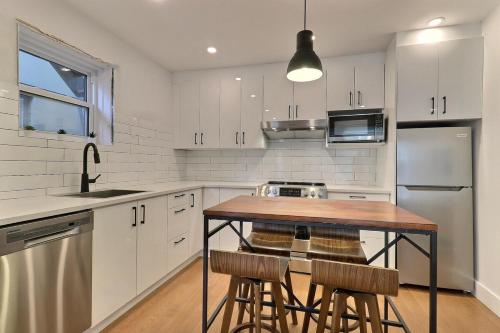 Home away from home, 2 BDRs near metro,8 mins to DT in Southwest