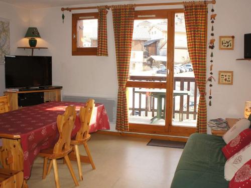 Duplex spacieux 6 pers. au cœur du village, proche des pistes, piscine l'été, équipements complets