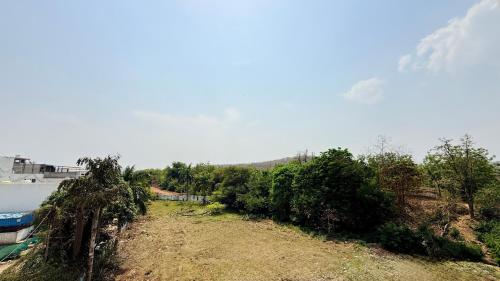 陽台/露台, Hotel Omkareshwar Jyotirling Inn in 昂卡雷什瓦爾