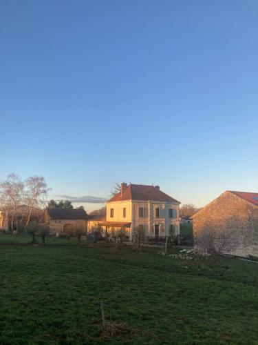 Viesnīcas āriene, Beautifully restored Dordogne farmhouse in Vélines