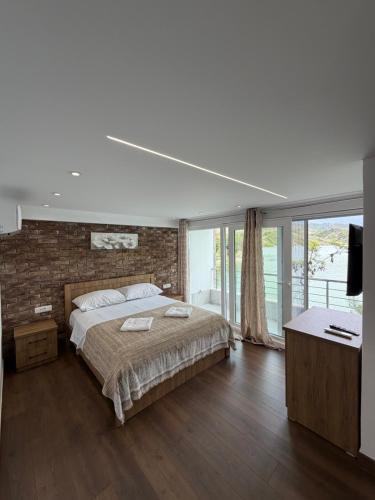1 queen bed