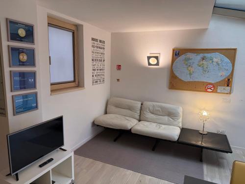 INTERNO 2 Este centro in 艾斯特