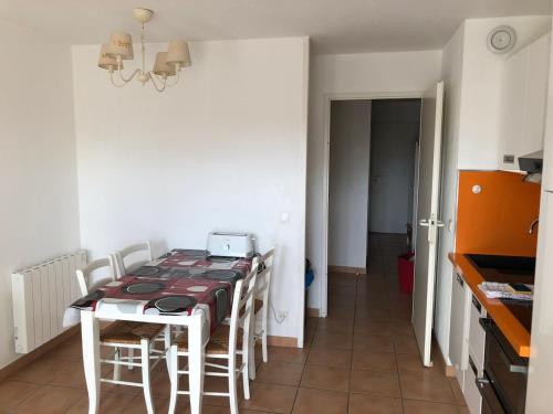 Appartement dans un parc résidentiel proche mer