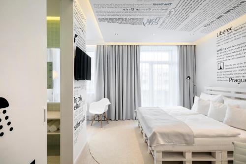 Design Deluxe Double Room with Spa Bath - White Box